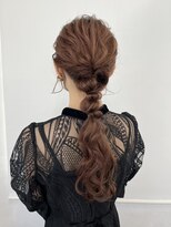 ローポニー ウェーブヘアスタイル 結婚式 ヘアセット