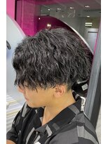 アフューズバイストゥー(Vfuse by StueW)&nbsp;センターパート×スパイラルパーマ◎