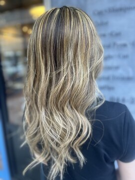 バジオットエイチ(BUZZIoT h) 【脱白髪染めハイライト】白髪率40% ブリーチハイライトのみ