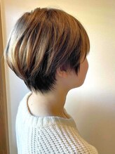 バルバル ヘアデザイン(balbal hairdesign)&nbsp;丸みショート×ダブルカラー