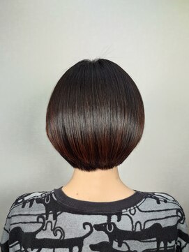 モード ストレートな艶髪◎