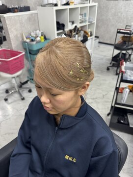 アンダーバー(UNDRvr) 成人式　タイトシニヨン