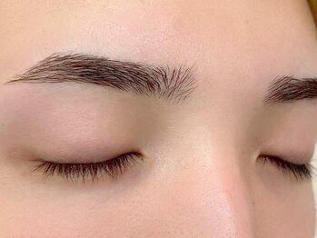 ディオ 町田店(DIO)の写真/眉毛を整えるだけで印象は変わる!プロの手によるシェービングでお顔もスッキリ!清潔感もUPでスッキリ!