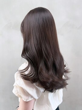 おくれ毛グレージュ暗めカラー韓国ヘアロング_ba559152