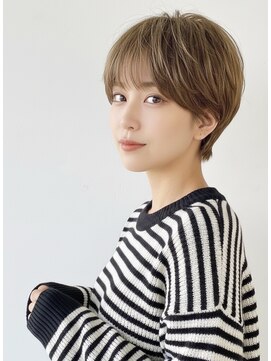 レウナ 外苑前(Reuna) 大人可愛いショート　大人ショート　耳かけ