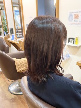 フリージア(freesia) 30代40代50代/ミディアムスタイル/艶髪