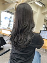 シアバイルーシー(SIA by LUCEY)&nbsp;暖色カラーブリーチなしピンクボルドーカラーレイヤーカット赤髪