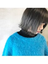 ミント(mint) 赤みなくして暗髪グレー&切りっぱなしボブ