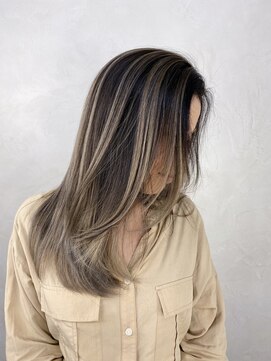 ジゼル(gisele) ホワイト系バレイヤージュ