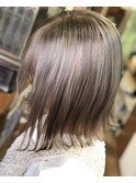 切りっぱなしボブ/ホワイトアッシュ