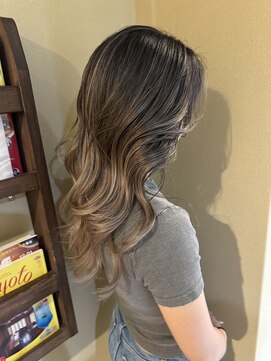 ゼン(Zen.) バレイヤージュ