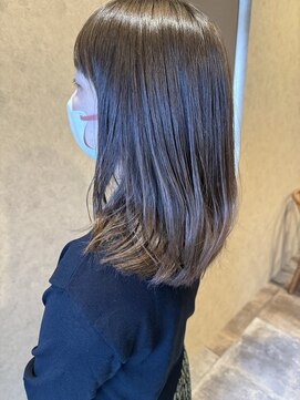 イロハ(iroh) イルミナカラー/オリーブベージュ/ロングヘア/髪質改善