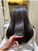 自然なツヤと手触りが叶う髪質改善ストレート
