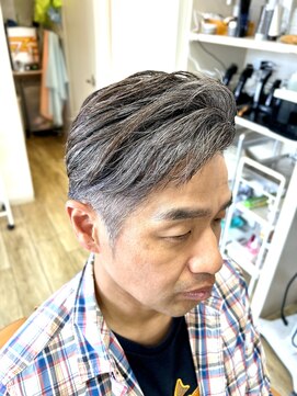 トコトコボーイ(TOCOTOCOBOY) 白髪活かしでシルバーメッシュ