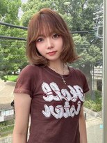 ダブル(W) 丸みミディ/顔周りレイヤーカット