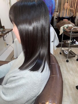 アウルム 下北沢(aurum) 艶ストレートミディアム