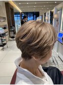 大人のハイトーンショート