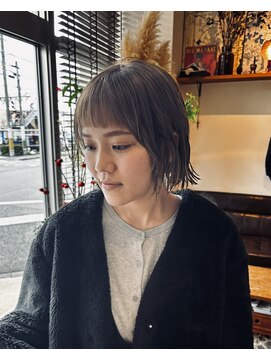 トゥレイル(TRIL) ショートボブ