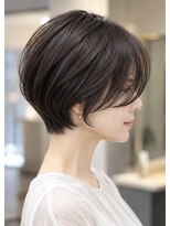 リアン アオヤマ(Liun Aoyama) 横顔美人大人ショート/アッシュベージュ/30代/40代/50代