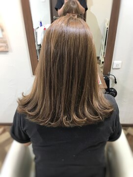 ノア(Noa) シンプルストレートに透け感を