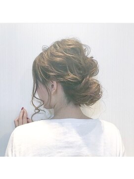 カルフール ロコ 草加西口店(Carrefour LOCO) ゆるふわミディアムアレンジ