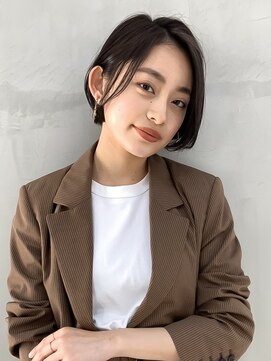 ミィ 表参道(mee.) 【mee.】　ハセガワヒトシ　耳かけミディアムボブスタイル