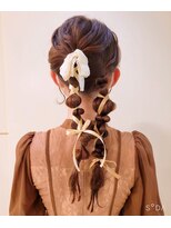 ヘアメイク ジェイエム&nbsp;タイトツイン編みおろし