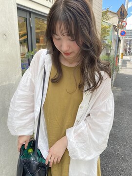 オリ(oli) 透け感オリーブベージュ