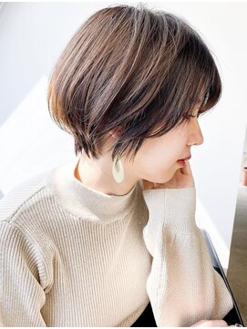 ユキオ ダル(Yukio Dal) 20代30代大人可愛い小顔ショートボブ前下がりショートハイライト