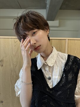 フイ(HUI) 大人美人艶カラーベージュ小顔カット透明感レイヤーショート