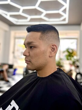 キングコング バーバーショップ バイ アルバレス(KING KONG BARBERSHOP by ALVAREZ) スキンフェード/フェザーアップ/小手指/メンズカット/所沢市