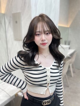 ロンド レア 天神大名店(Lond Le’a) ホワイトブロンド/外ハネボブ/美髪/ワイドバング/ブルーブラック