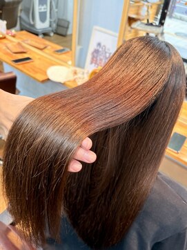 アン ブリーチ(UN BLEACH) リボントリートメント×髪質改善【高木】