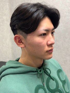 ディスイズバーバーフォース(THIS IS BARBER 4th) センターパート ツーブロック フェザーパーマ 毛流れパーマ 30代