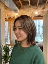ホロル(horol)&nbsp;長め前髪のゆったり外ハネミディ