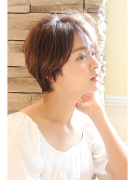 レウナ 外苑前(Reuna) 30代・40代・50代に人気シルエットが綺麗なショート