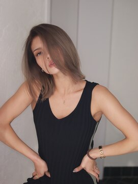 ロア インターナショナル 新宿店(LoA International) リアル海外カット/グレージュ