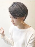 ピアスが映えるハンサムショート/アッシュブラック/ふわミディ
