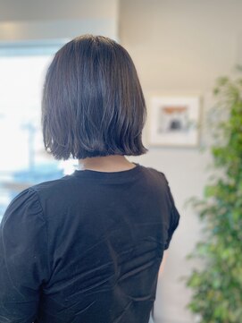 アンドチル 渋谷(AND CHILL) 透けるダークトーン/ミニボブ/透明感【AND CHILL渋谷】