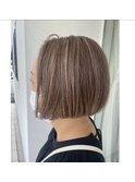 ショートボブコントラストハイライト白髪ぼかしハイライト