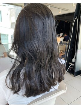 グロウ 丸の内(GLOW) グレージュカラー顔まわりカットブルーブラック韓国風前髪山梨