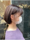 耳かけがかわいいイヤリングカラーとショートカット