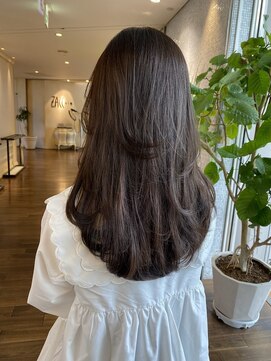 ザック ヴィ(ZACC  vie) グレージュ　レイヤーカット　20代30代