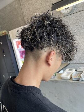 リンダテーラ(Linda tela) 【札幌白石】メンズパーマ/フェードカット/ベリーショート