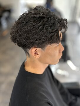 ニアウ 高崎店(Niau) メンズセンターパートフェザーパーマ群馬高崎眉毛韓国