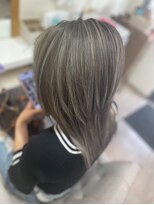 ケイ美容室&nbsp;スモーキーシルバーレイヤー
