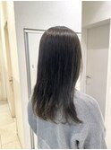 暗めオリーブグレージュ