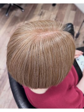 トエ(toe) 白髪を活かしたミルクティーベージュ