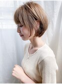 耳だしショート×シアーグレージュ/大人可愛いこなれヘア