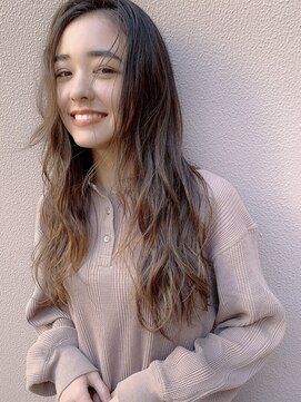 カイル(kyle) ナチュラルな大人ウェーブ